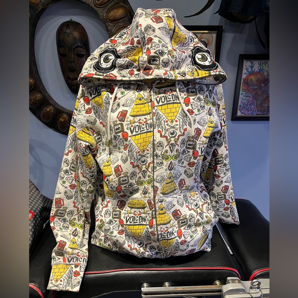 Volcom X Ryan Sheckler full-face men’s hoodie.